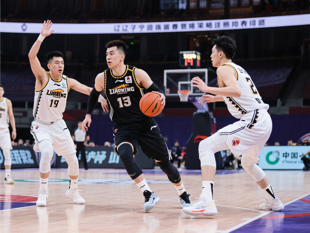 赵继伟双12助力 辽宁逆袭山东夺常规赛第四 辽宁收官战策略释放实力
在这场决定赛季